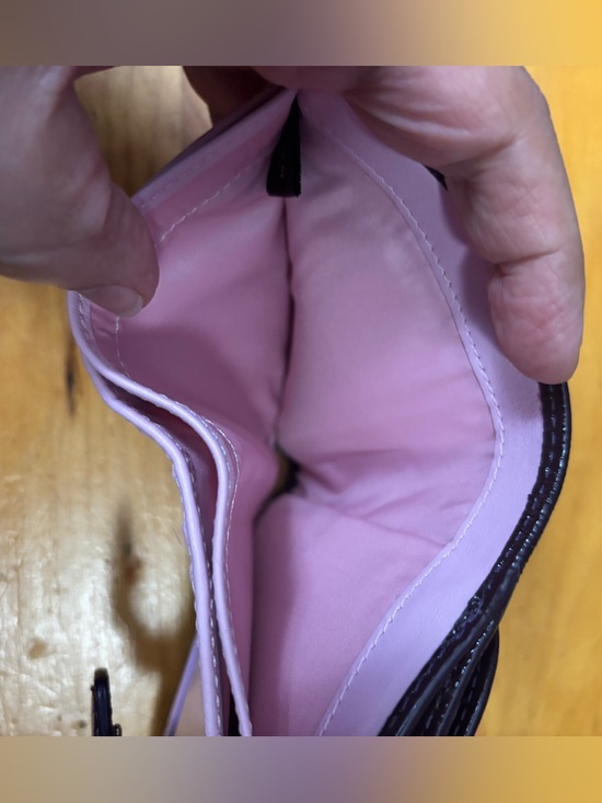 Coach patent leather wallet. - Picture 8 of 16